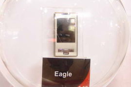 5号馆德州仪器产品秀图片 2005年中国国际通信设备技术展上的移动通信设备